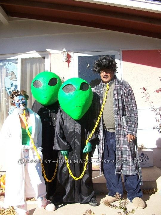 Alien Costume DIY
 Aliens and Abductees Halloween Costumes