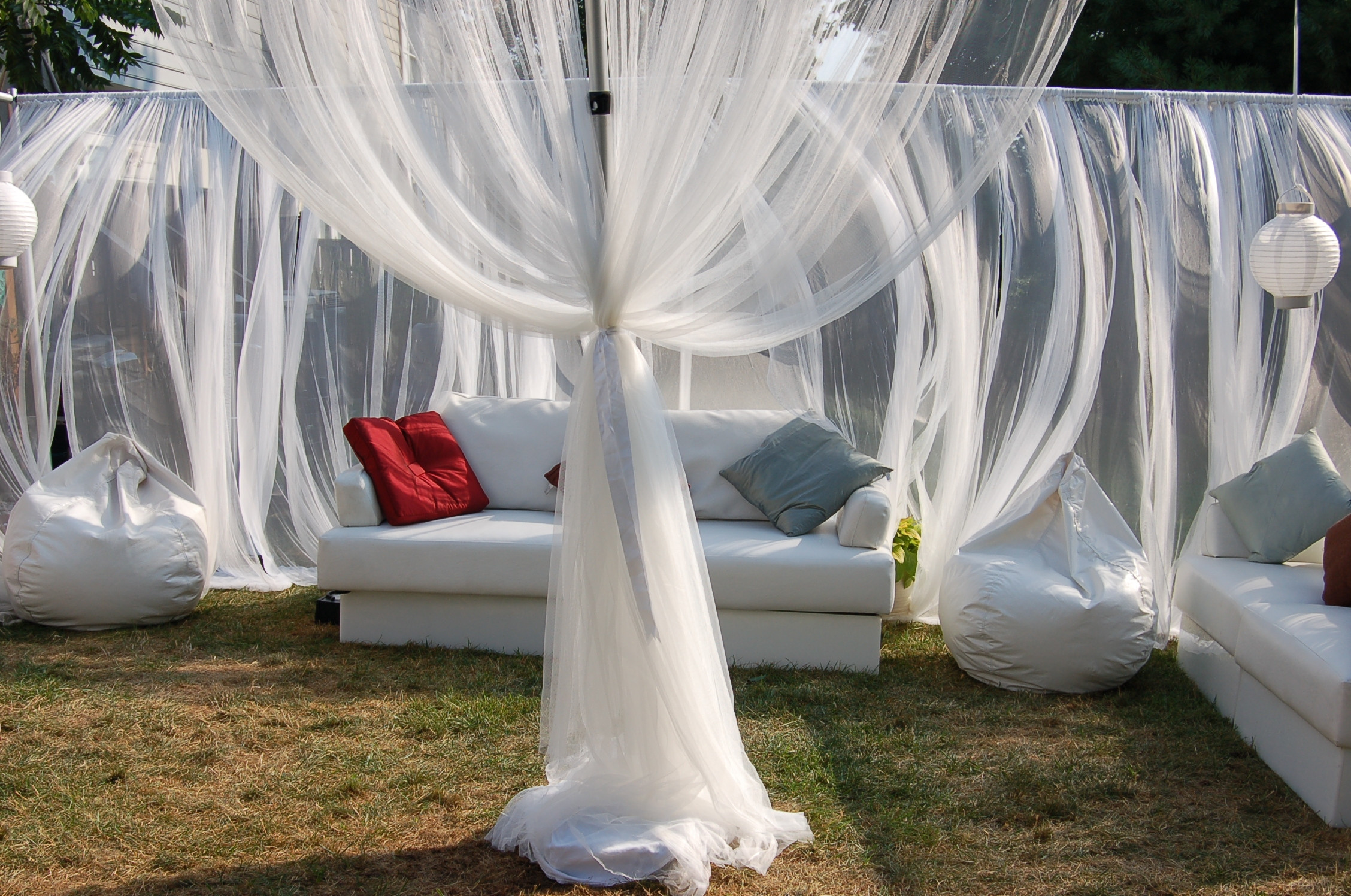 All White Beach Party Ideas
 Live Laugh Decorate The All White Soiree