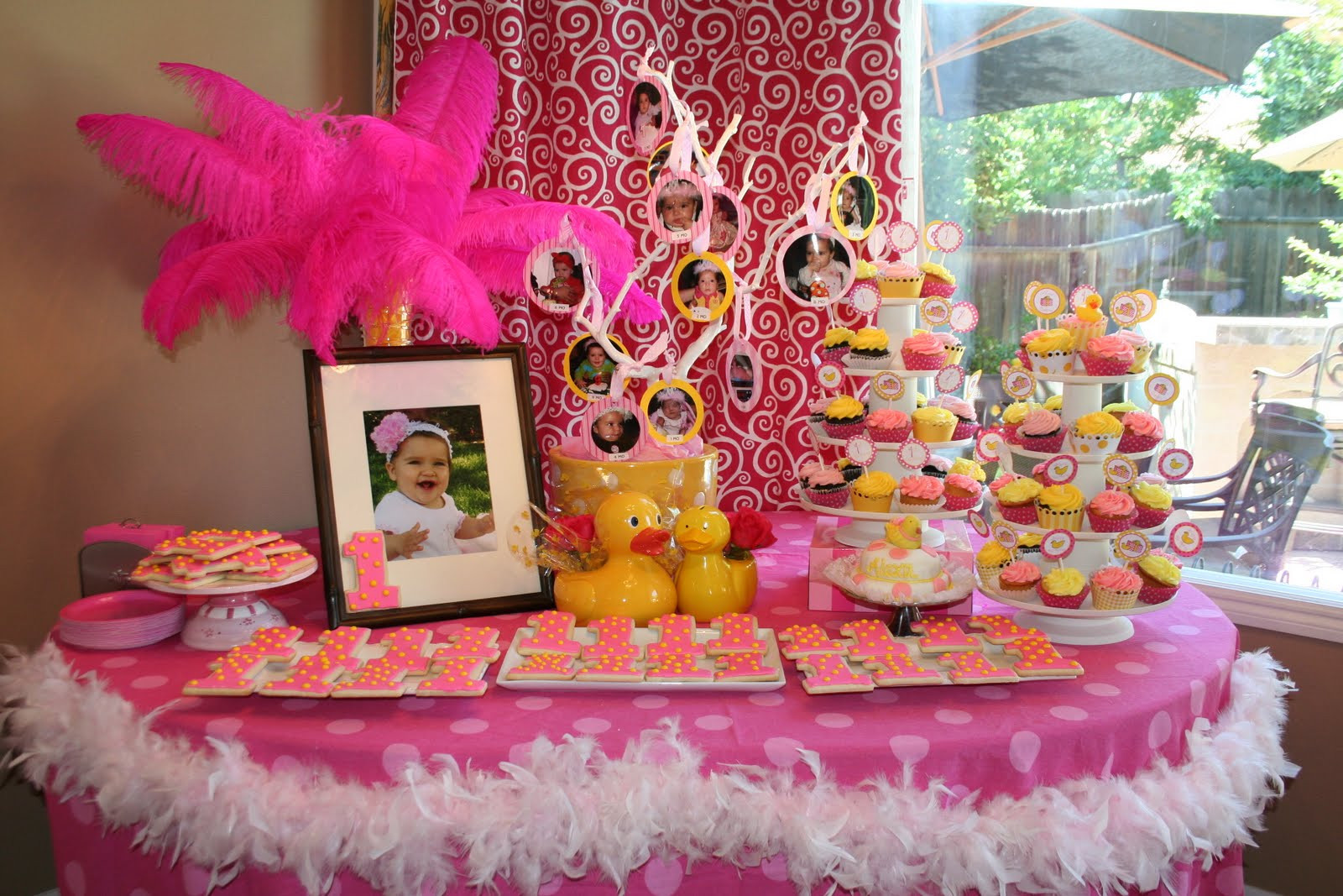 Baby Girl First Birthday Party Ideas
 35 Cute 1st Birthday Party Ideas For Girls