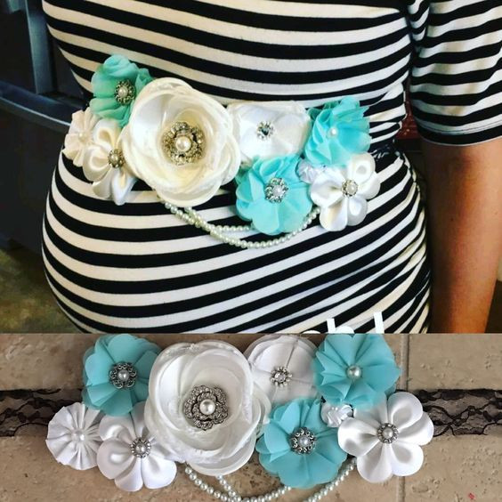 Baby Shower Corsages DIY
 How To Make The Cutest Baby Shower Corsage