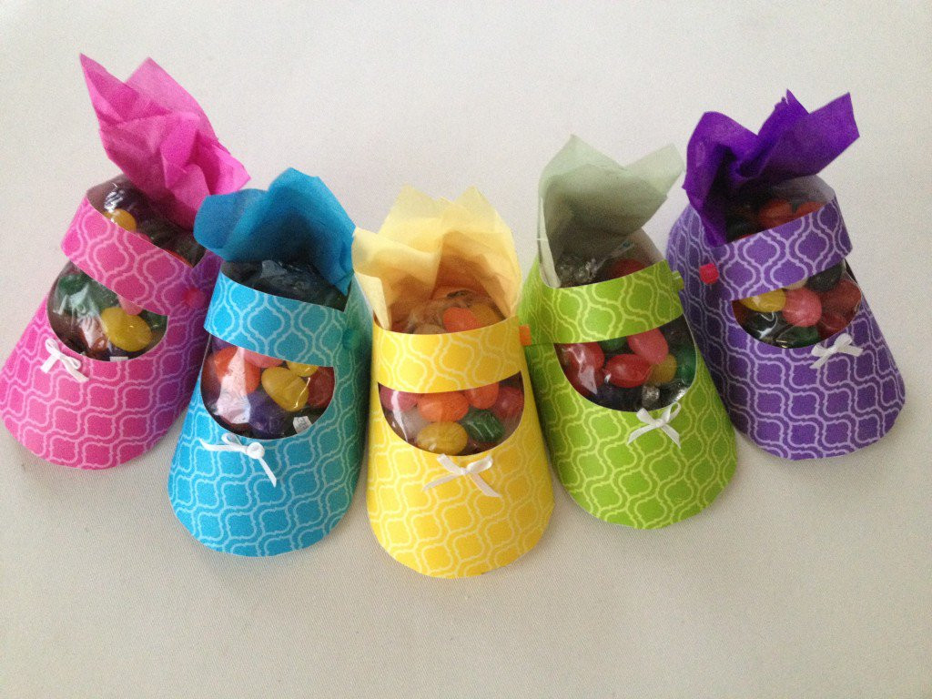 Baby Shower Craft Ideas
 Baby shower favor ideas How to craft a baby shoe