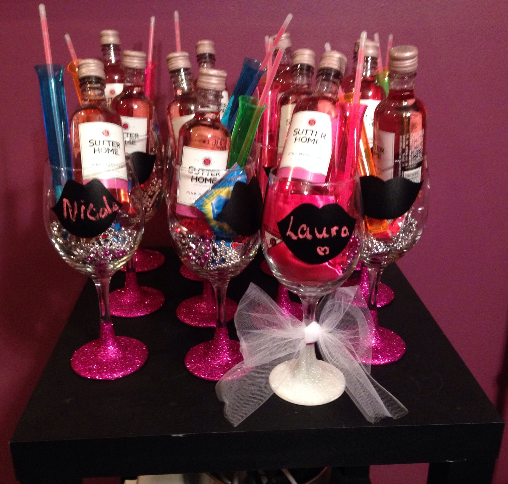 Bachelorette Party Favors Ideas
 Pink Bachelorette party glitter wine glass party favors