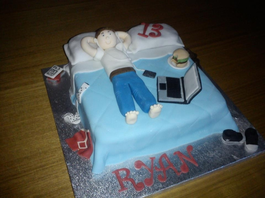 Birthday Cake For Teenager Boy
 Teenage Boys Bedroom CakeCentral