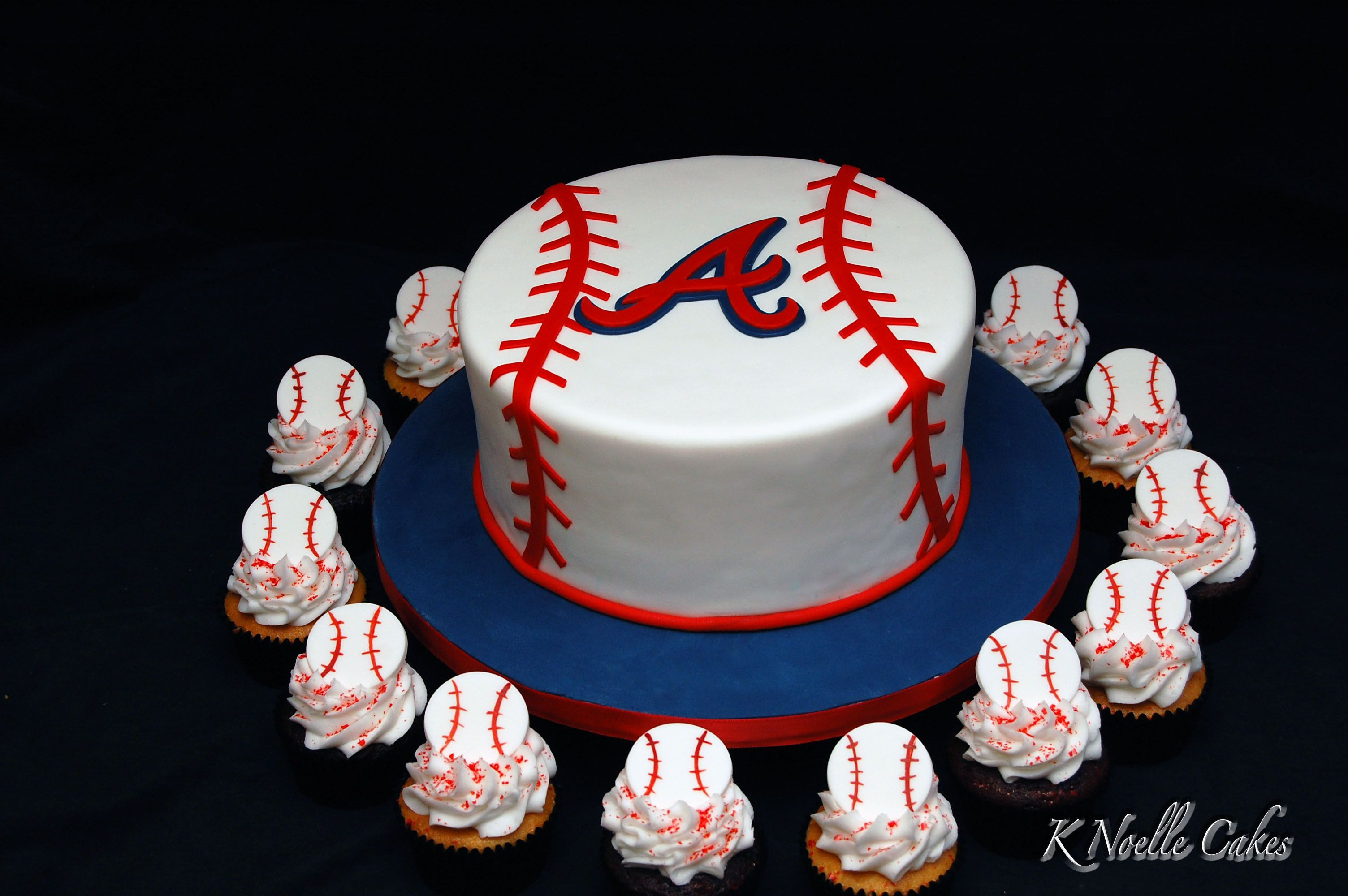 Birthday Party Ideas Atlanta
 Atlanta Braves theme cake with cupcakes