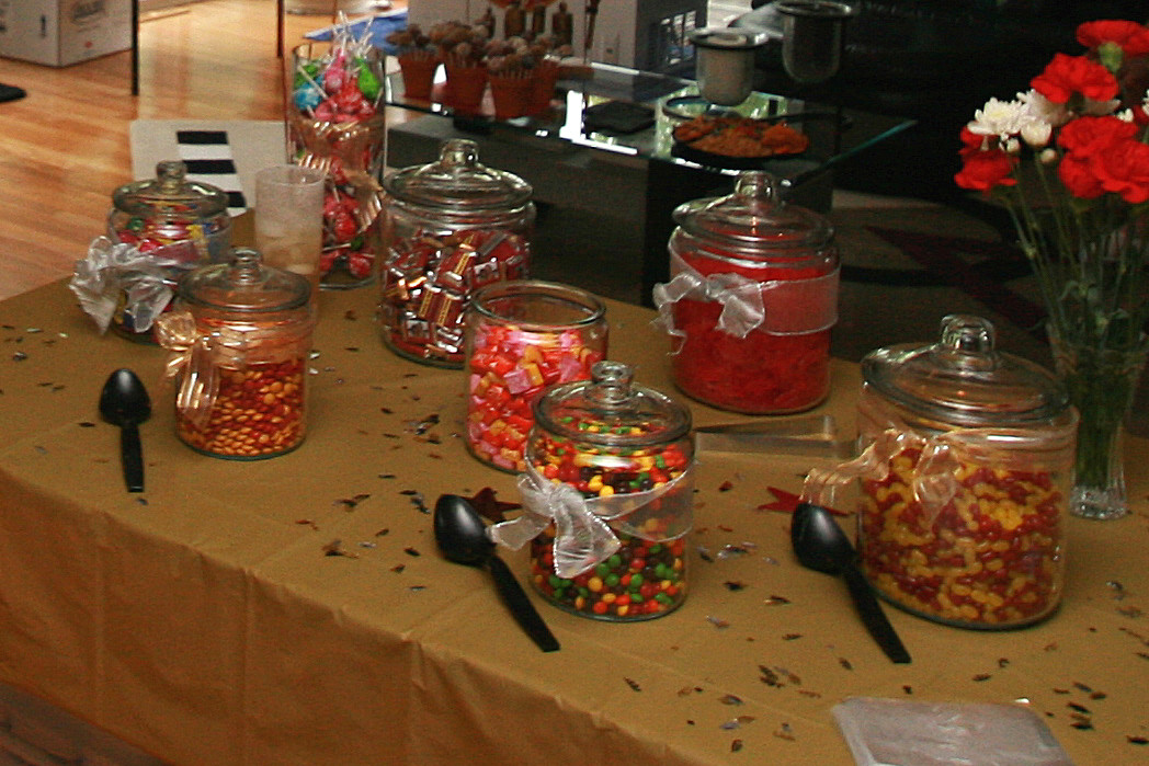 Candy Bar Ideas For Graduation Party
 gradpartyblog