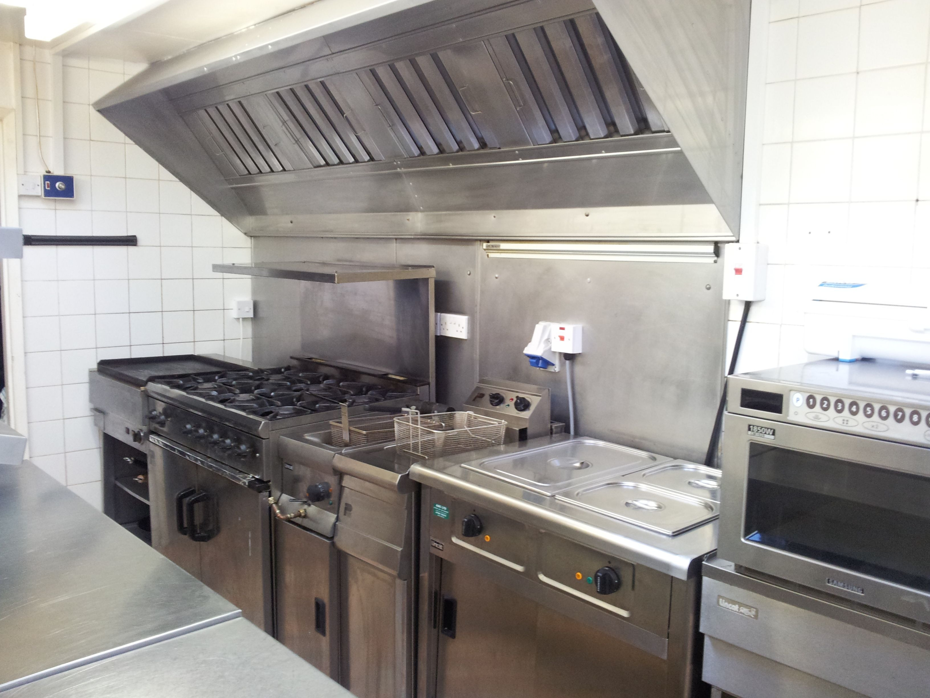 Commercial Kitchen Design
 Small Golf Club mercial Kitchen