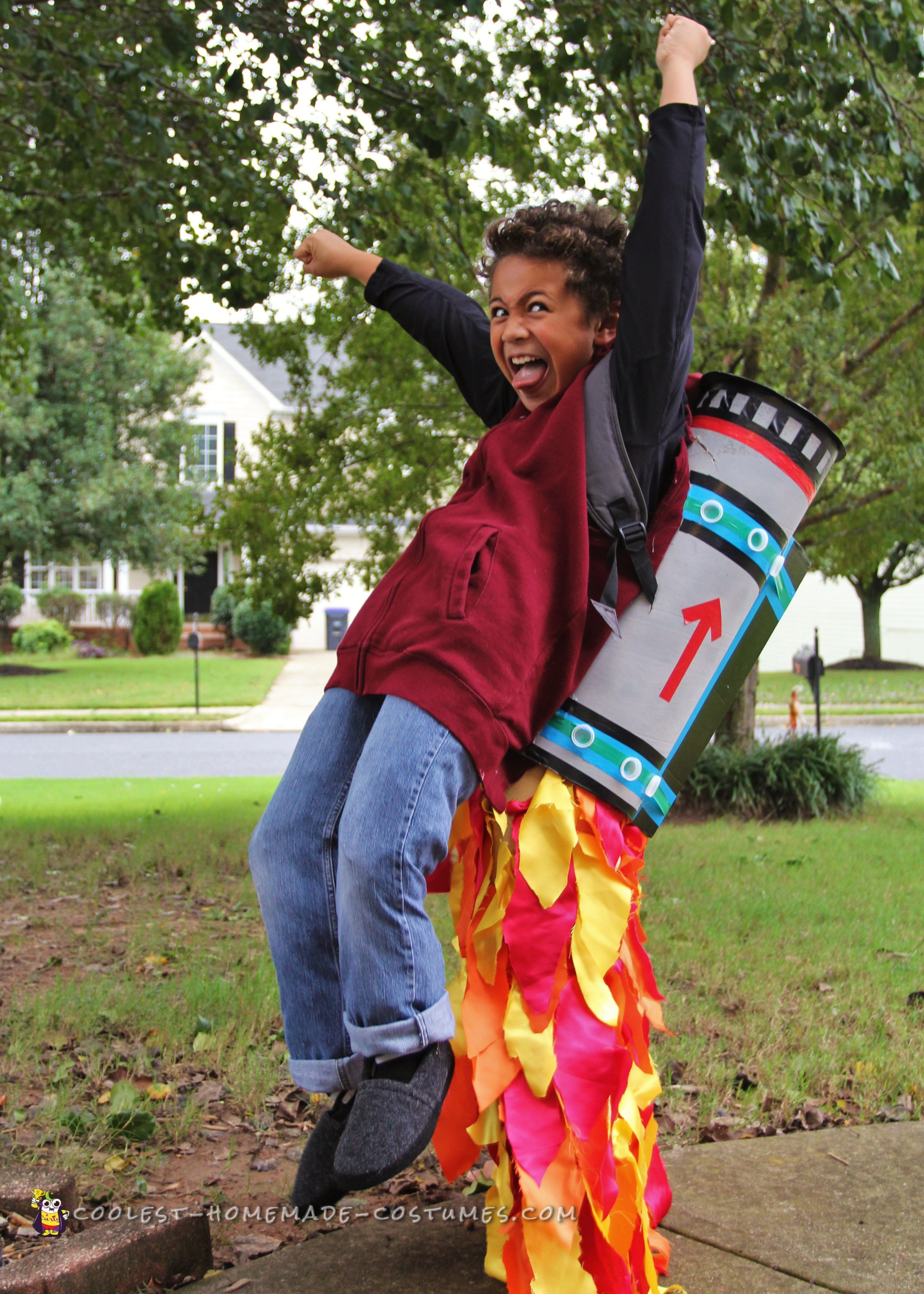 Cool DIY Costumes
 Cool Jet Pack Illusion Costume
