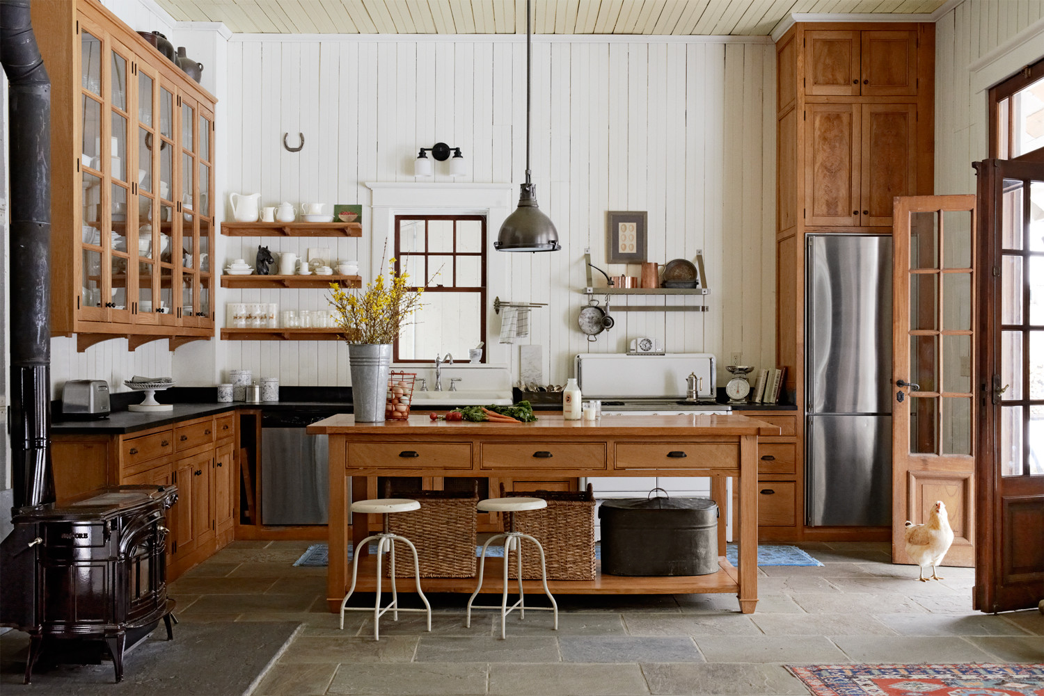 Country Kitchen Designs
 8 Ways to Add Authentic Farmhouse Style to Your Kitchen