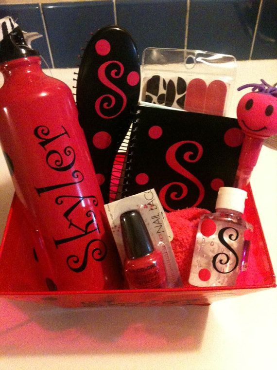 Cute Gift Ideas For Girls
 1000 ideas about Teen Gift Baskets on Pinterest