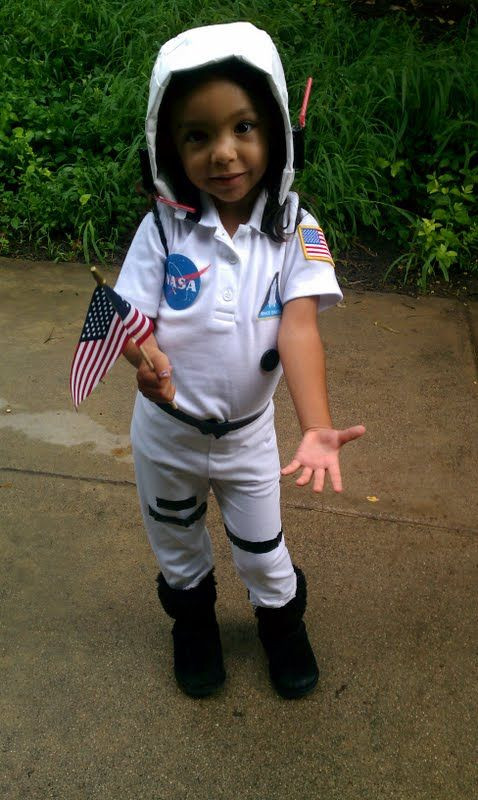 DIY Astronaut Costumes
 25 best ideas about Astronaut costume on Pinterest