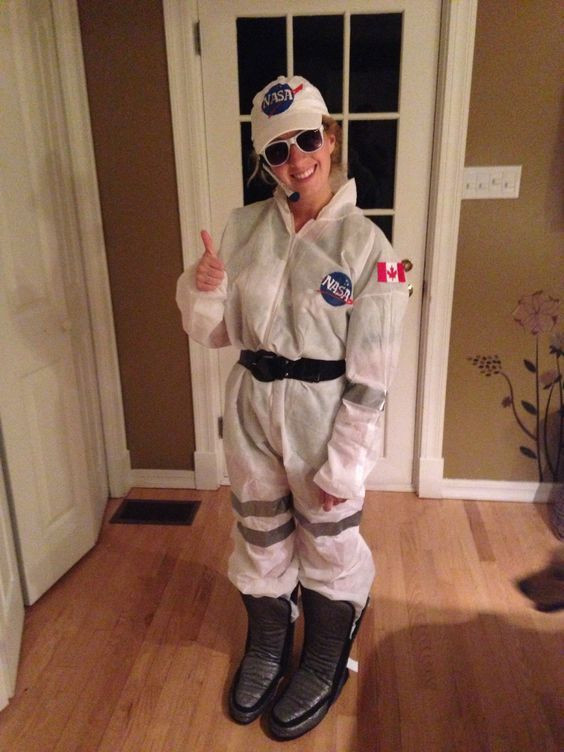 DIY Astronaut Costumes
 Best 25 Astronaut costume ideas on Pinterest