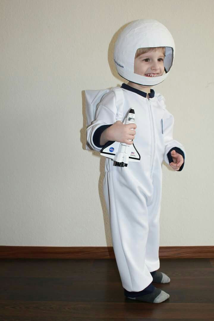 DIY Astronaut Costumes
 25 best ideas about Astronaut Costume on Pinterest