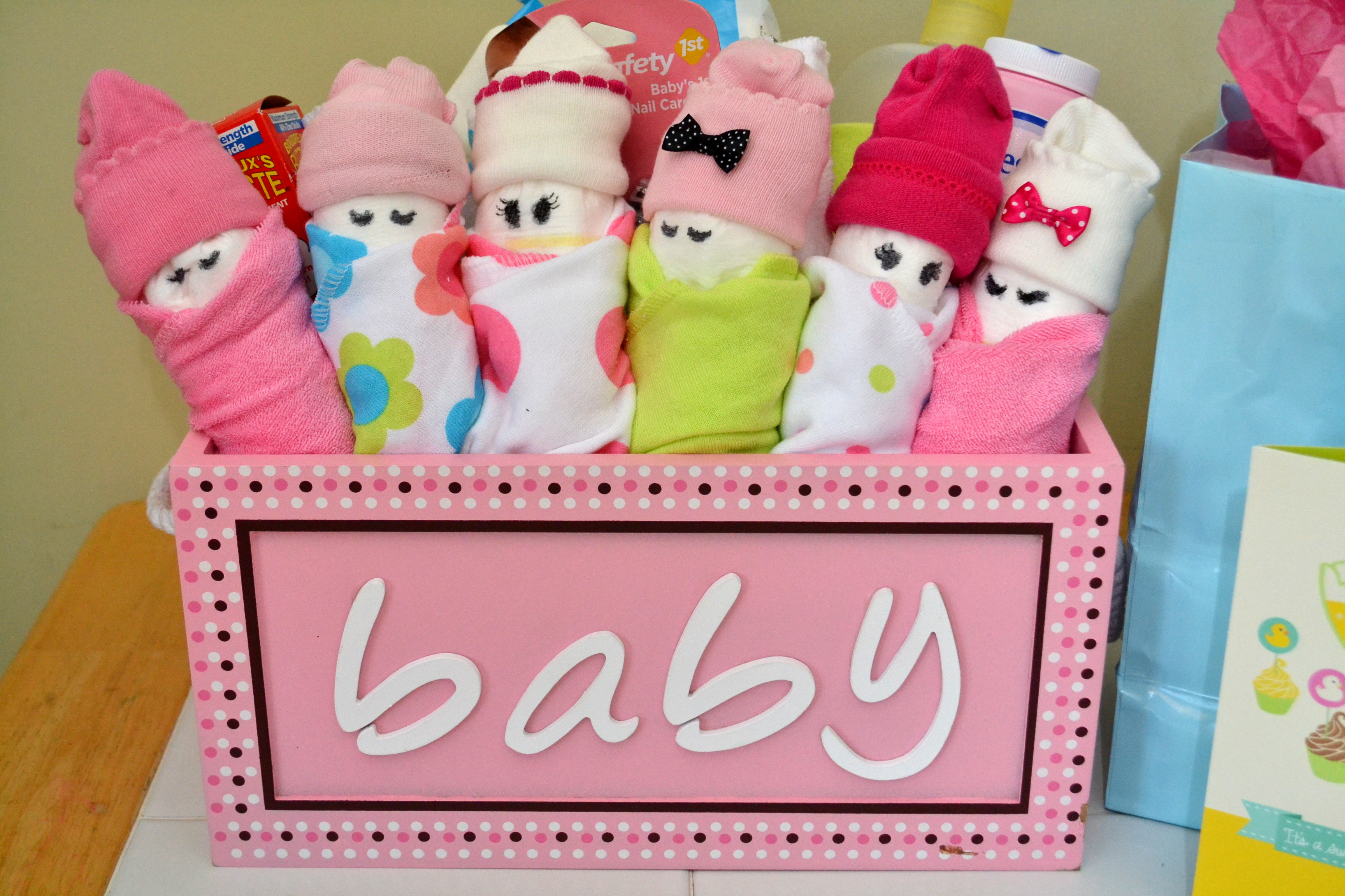 DIY Baby Shower Gift
 Essential Baby Shower Gifts & DIY Diaper Babies
