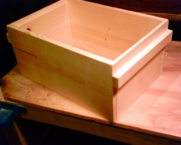 DIY Bee Box
 10 Free Langstroth and Warre or Top bar Beehive Plans