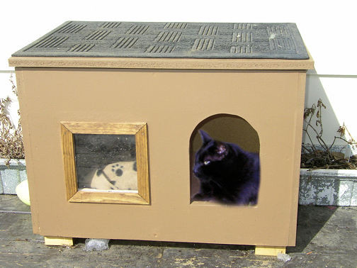 DIY Cat House Outdoor
 Cat House for Those Chilly Nights
