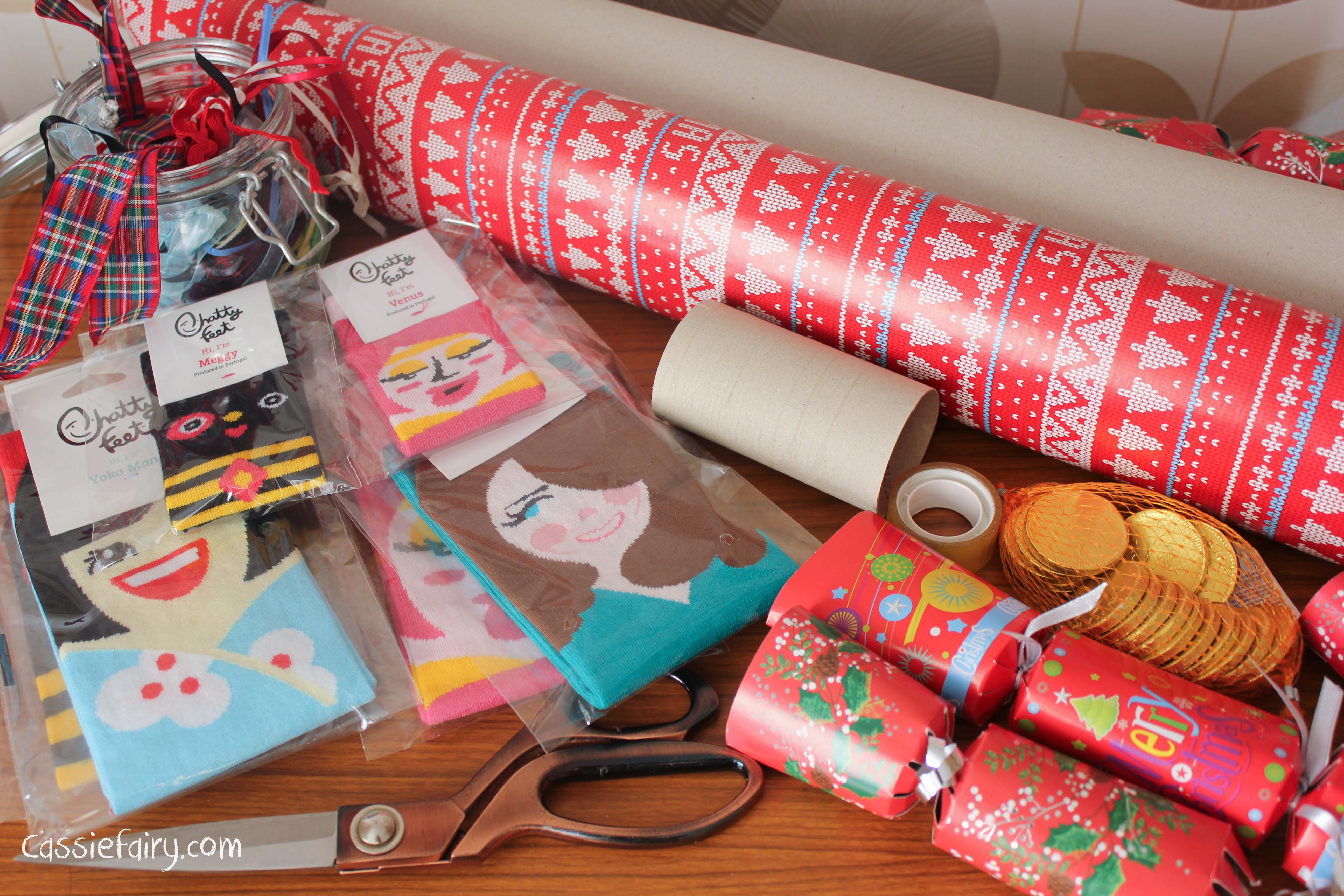 DIY Christmas Crackers
 Tuesday Shoesday Chatty crackers