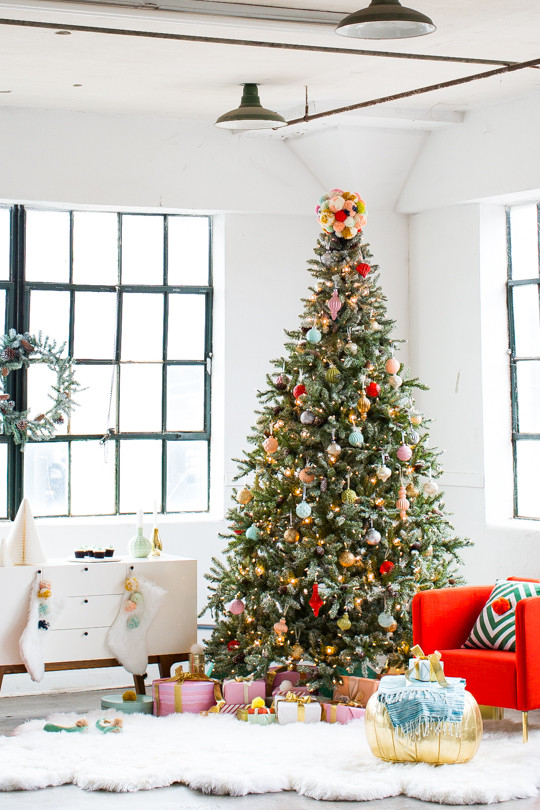 DIY Christmas Decorations Martha Stewart
 DIY Tree Topper & Our Holiday Space with Martha Stewart