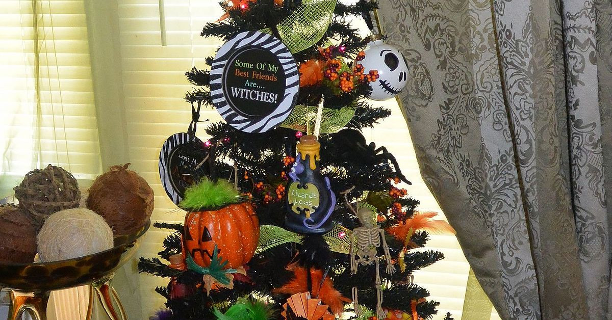 DIY Christmas Forum
 Halloween Christmas Tree & DIY Ornaments