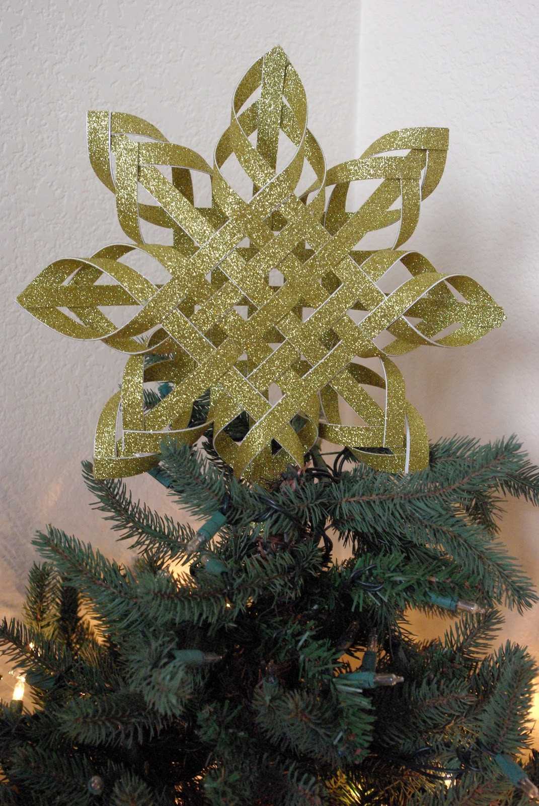 DIY Christmas Tree Toppers
 Woven Paper Tree Topper Happiness is Homemade