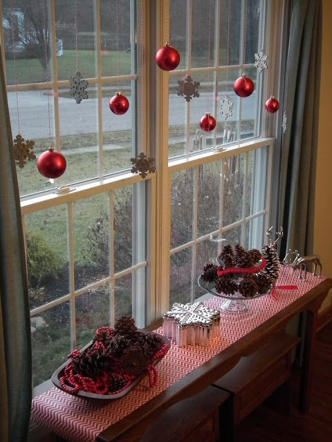 DIY Christmas Window Displays
 Best 25 Christmas window decorations ideas on Pinterest