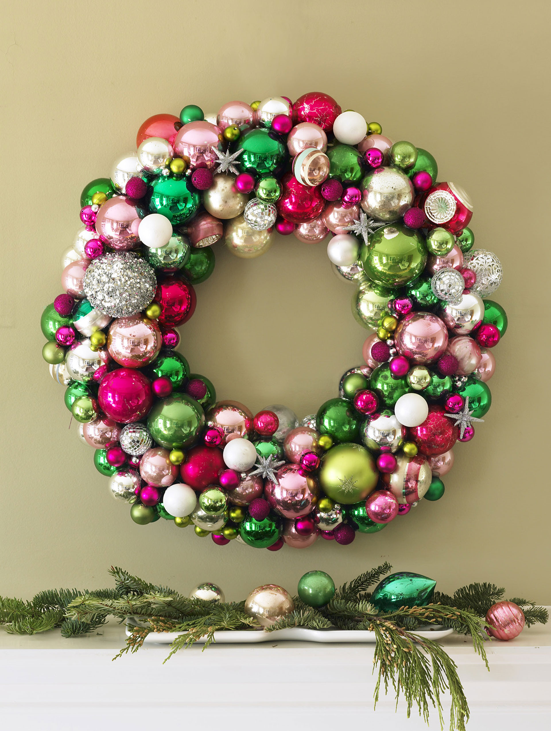 DIY Christmas Wreaths
 55 DIY Christmas Wreaths How to Make a Holiday Wreath Craft