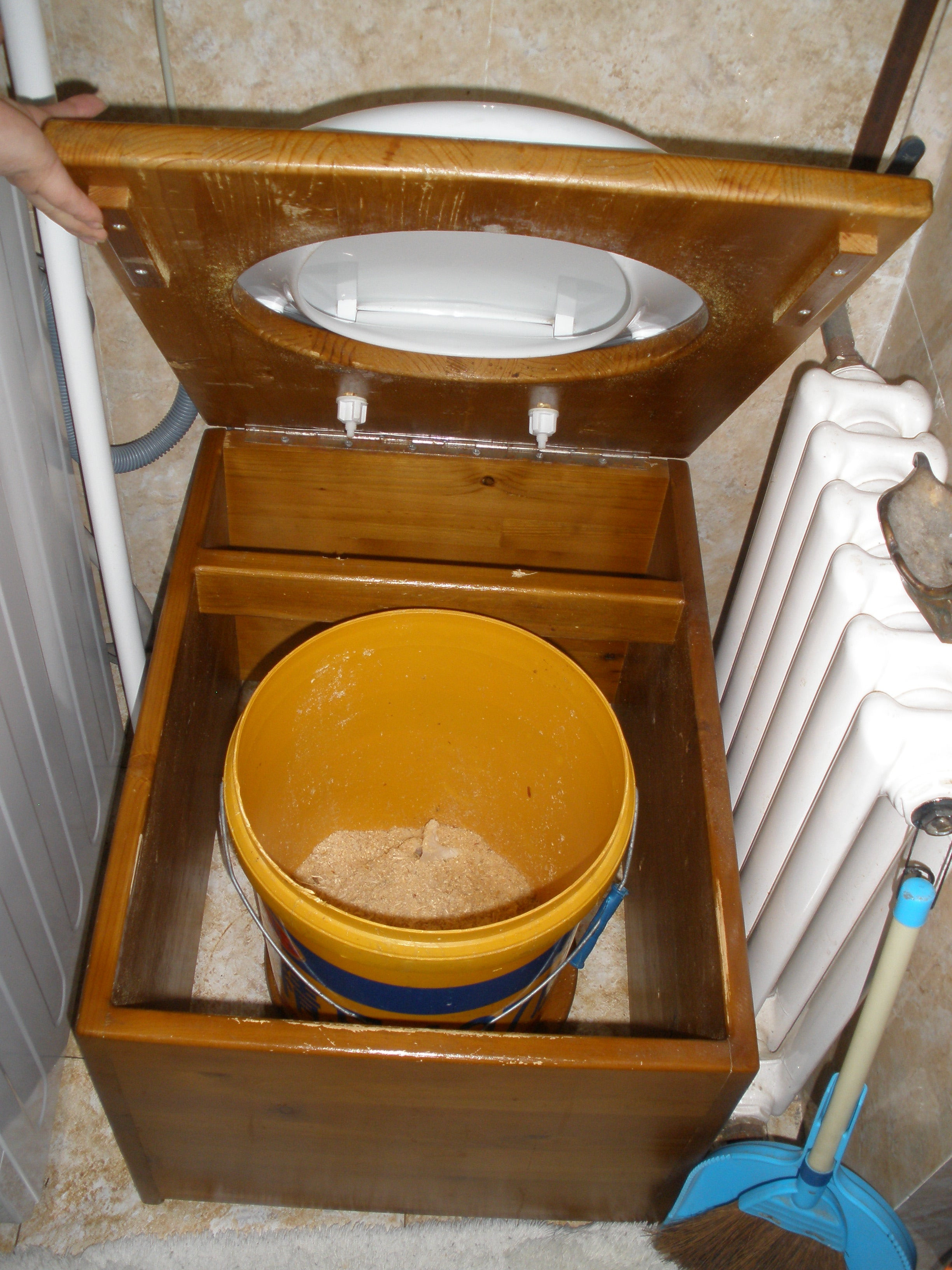 DIY Composting Toilet Plans
 DIY Portable post Toilet System for Under $50 Tiny
