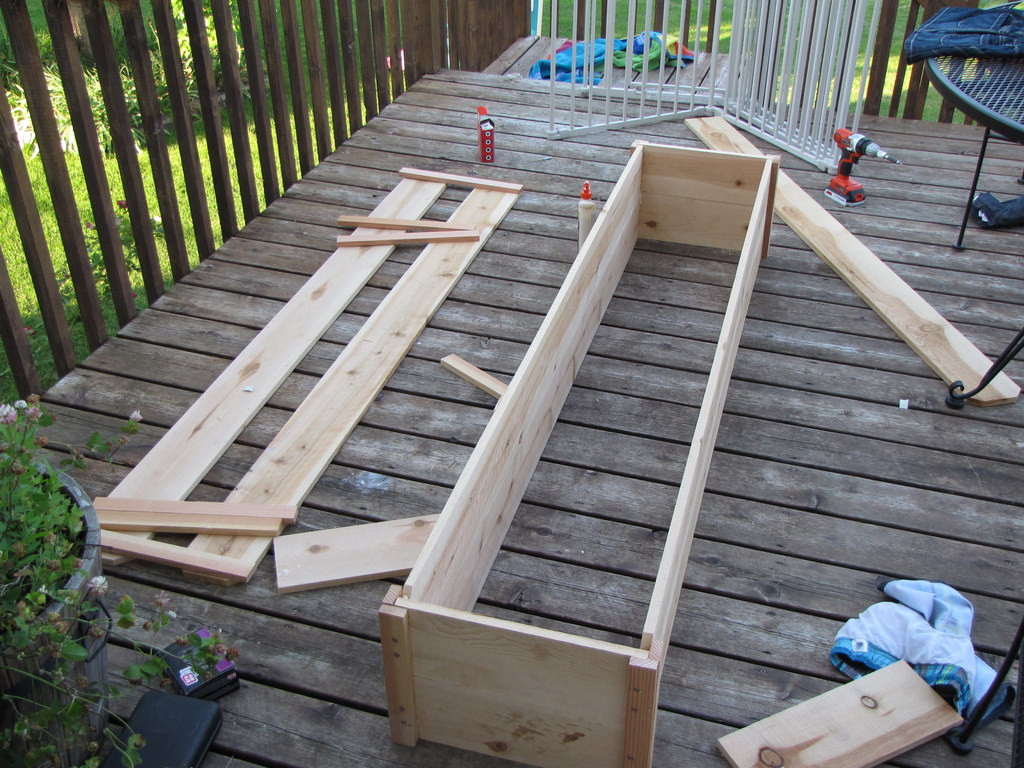 DIY Deck Plans
 Big DIY Deck Planter
