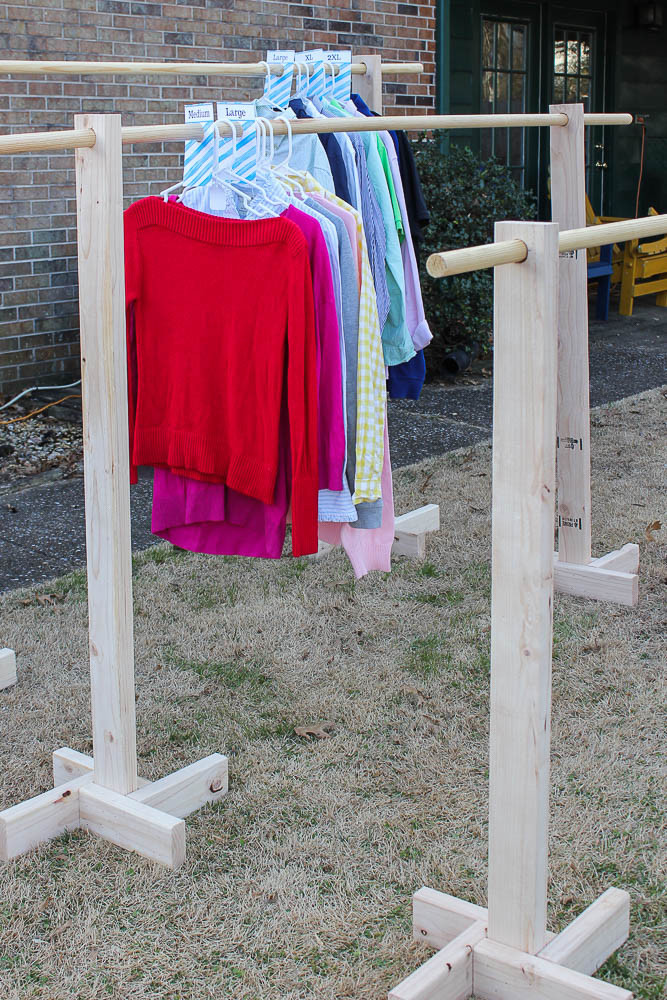 DIY Garment Racks
 DIY Clothes Rack and Free Printable Size Dividers for Yard