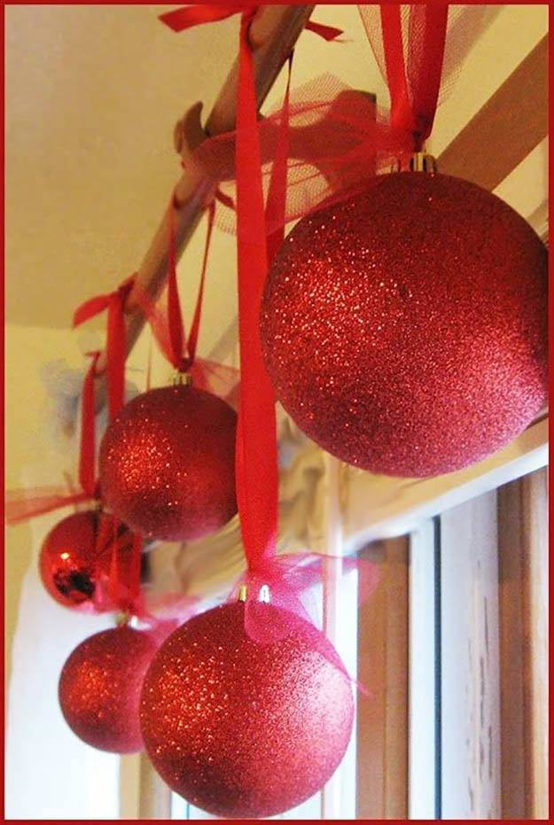 DIY Giant Christmas Ornaments
 Spectacularly Easy DIY Ornaments for Your Christmas Tree