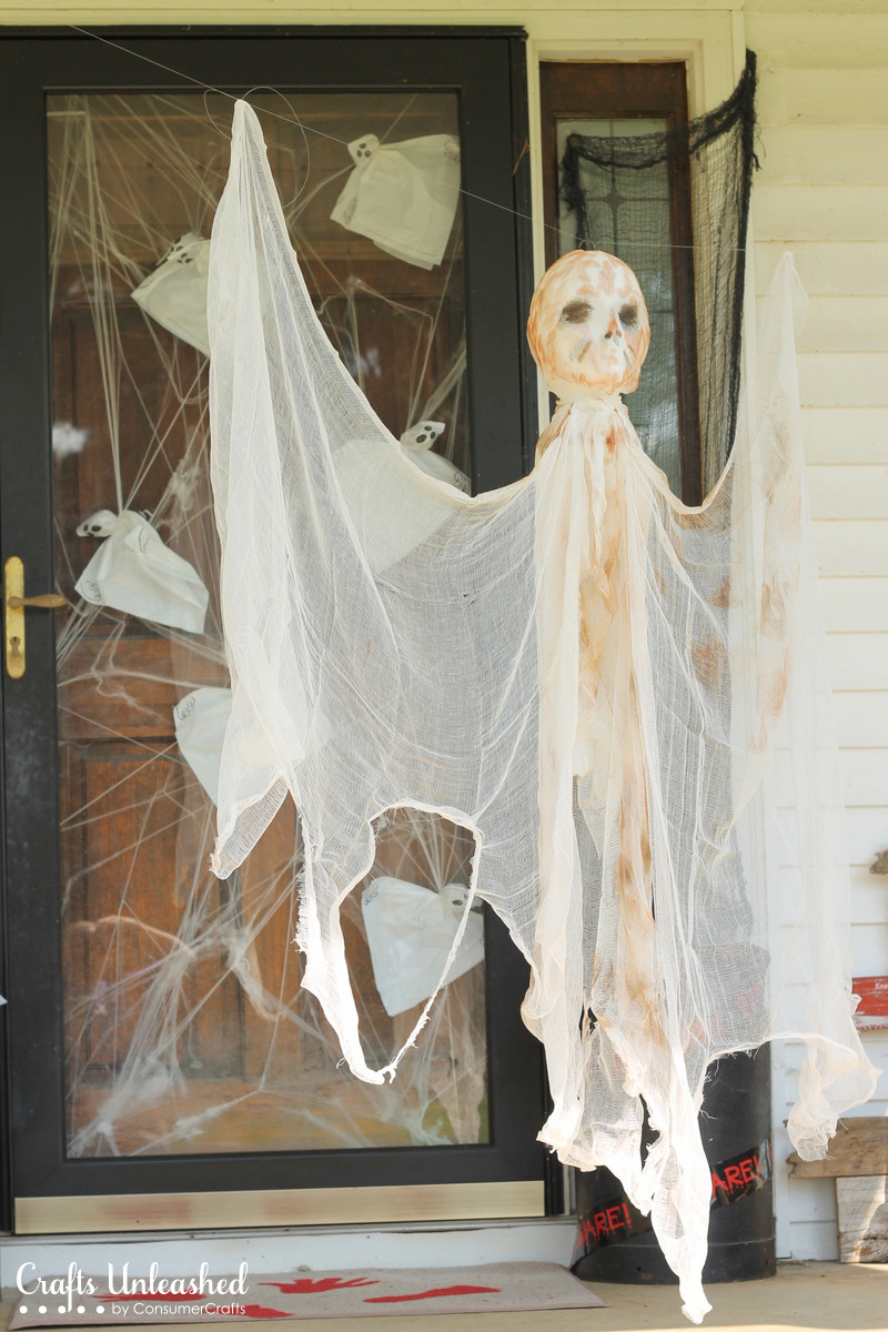 DIY Halloween Outdoor Decorations
 DIY Outdoor Halloween Decorations Hanging Mummy Ghost
