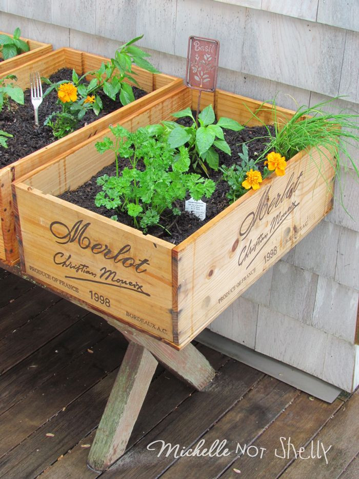 DIY Herb Garden Box
 DIY herb garden using wine boxes