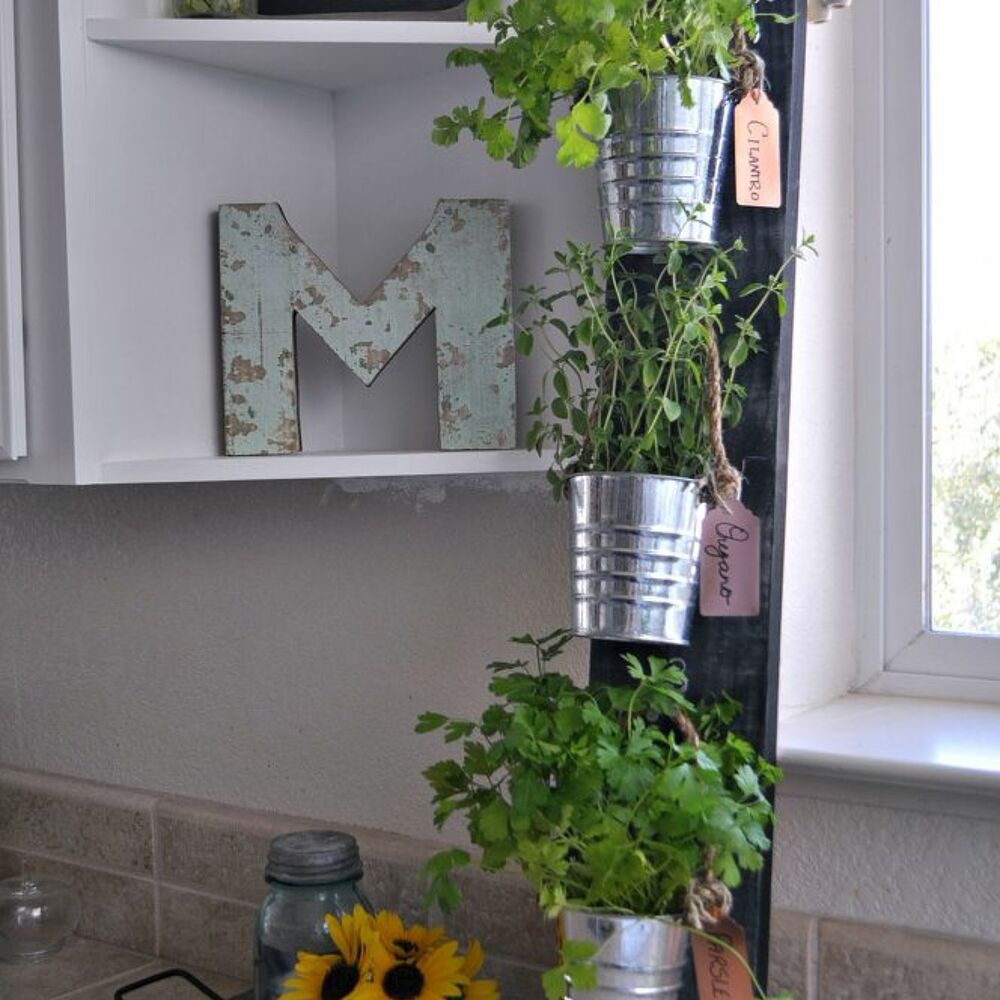 DIY Herb Garden Box
 DIY Simple Vertical Kitchen Herb Garden HDGiftChallenge