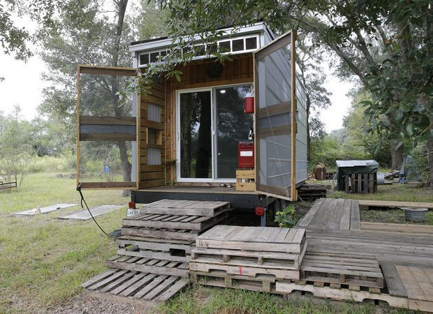 DIY Home Plans
 The $10K 192 Sq Ft DIY Bachelor Pad Tiny House Tiny