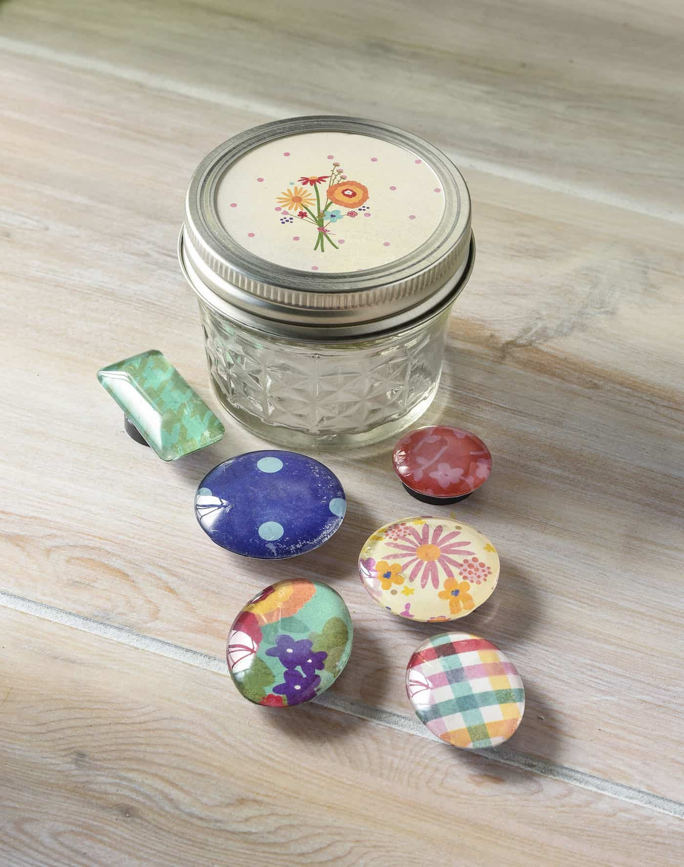 DIY Jar Gifts
 Quick handmade ts DIY magnets in a mason jar Mod
