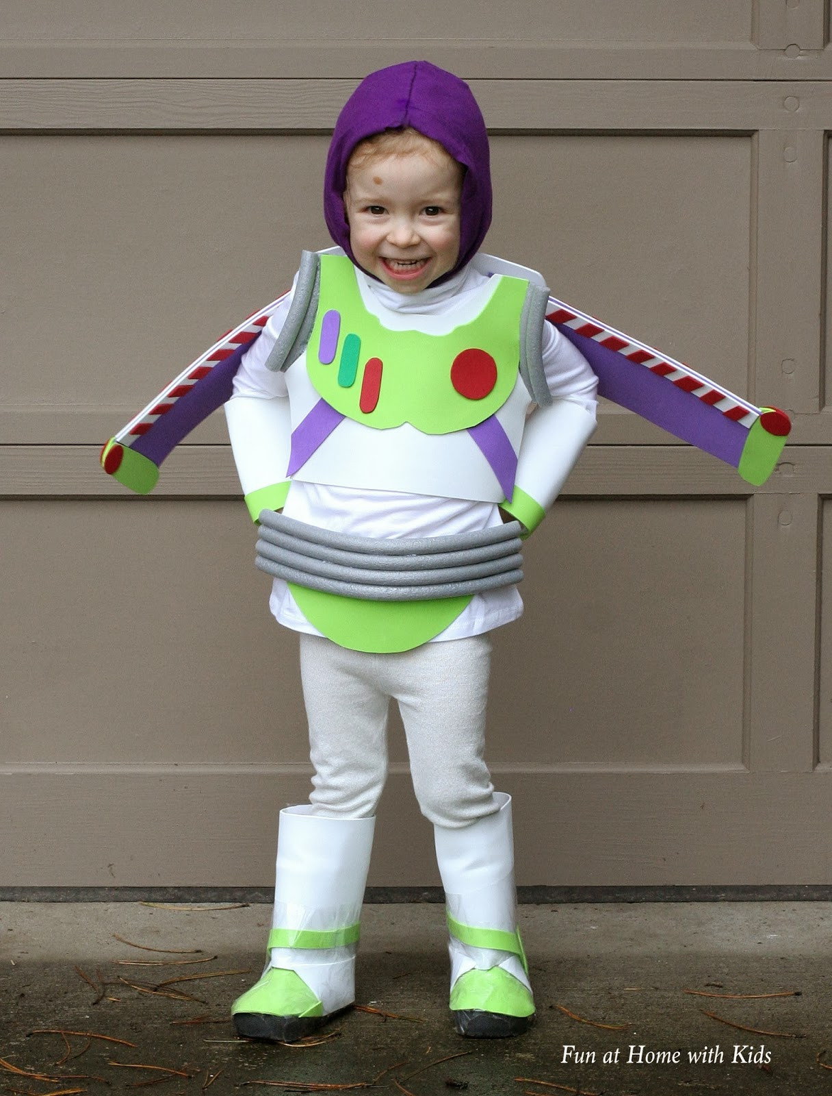 DIY Kids Costumes
 DIY Kids Buzz Lightyear No Sew Halloween Costume