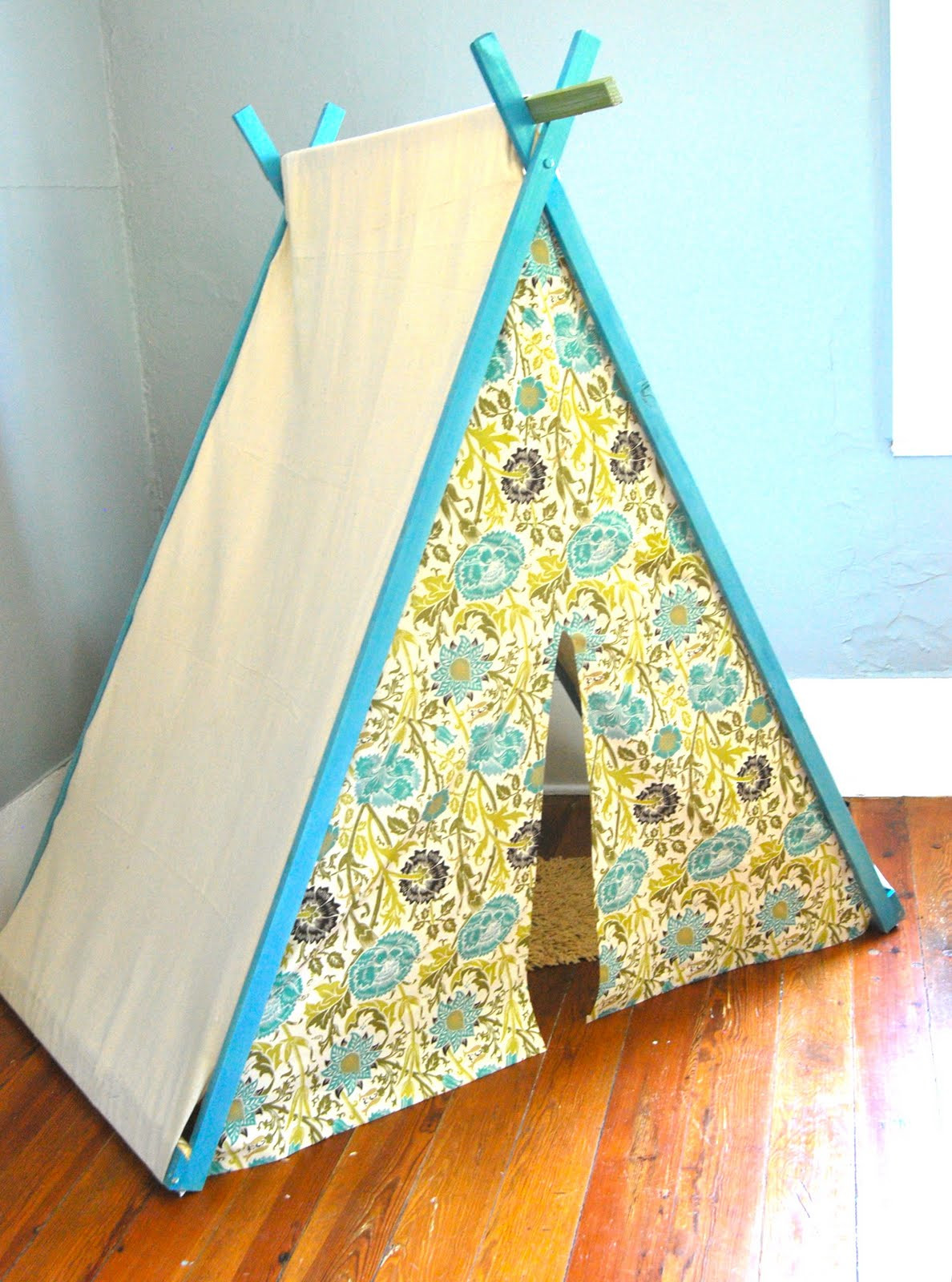 DIY Kids Tent
 The Feminist Housewife DIY Play Tent