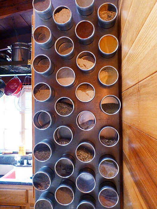 DIY Magnetic Spice Rack
 Make Your Own Magnetic Spice Rack