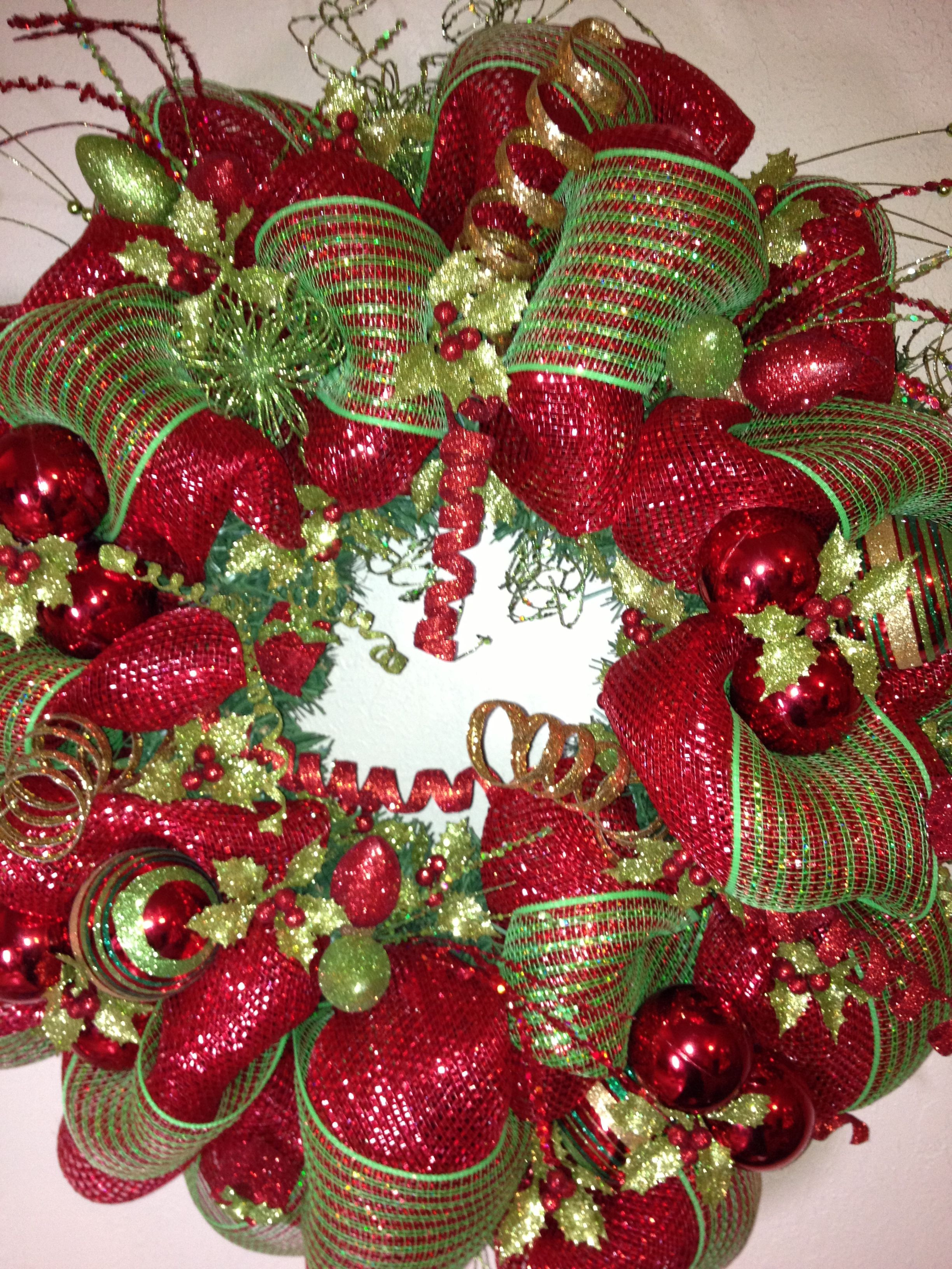 DIY Mesh Christmas Wreath
 Love this wreath Would look perfect