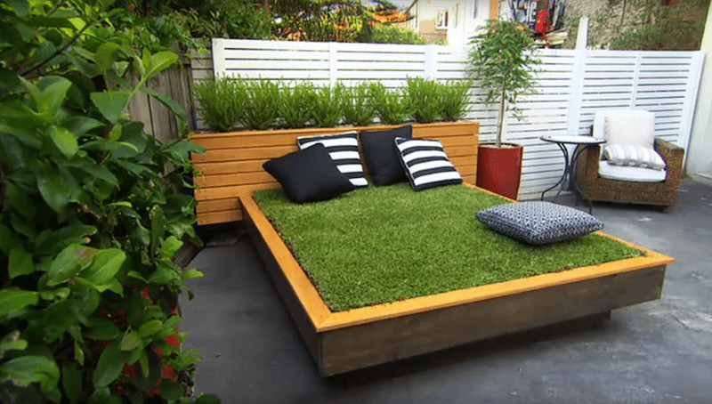 DIY Outdoor Bed
 How to build DIY outdoor daybed out of green grass HomeCrux