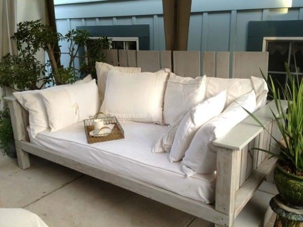 DIY Outdoor Bed
 Best 25 Outdoor daybed ideas on Pinterest