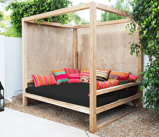DIY Outdoor Daybed
 25 Money Saving DIY Backyard Projects transform your