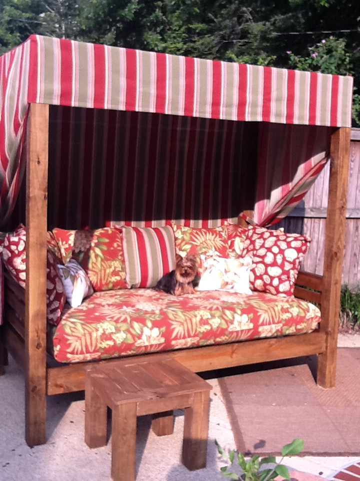 DIY Outdoor Daybed
 Outdoor daybed