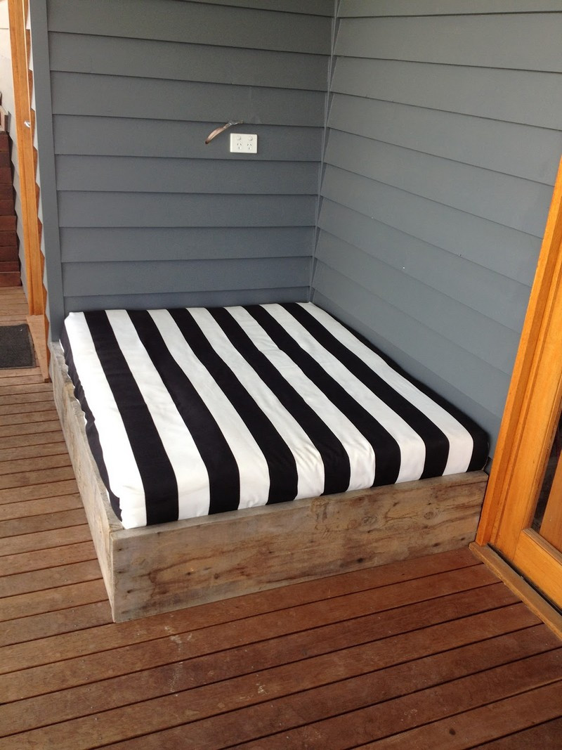 DIY Outdoor Daybed
 Make a day bed from reclaimed timber – The Owner Builder