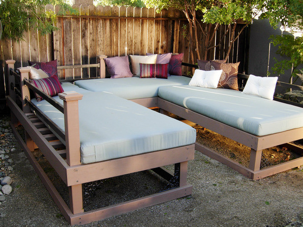 DIY Outdoor Daybed
 Pergolas and Other Outdoor Structures
