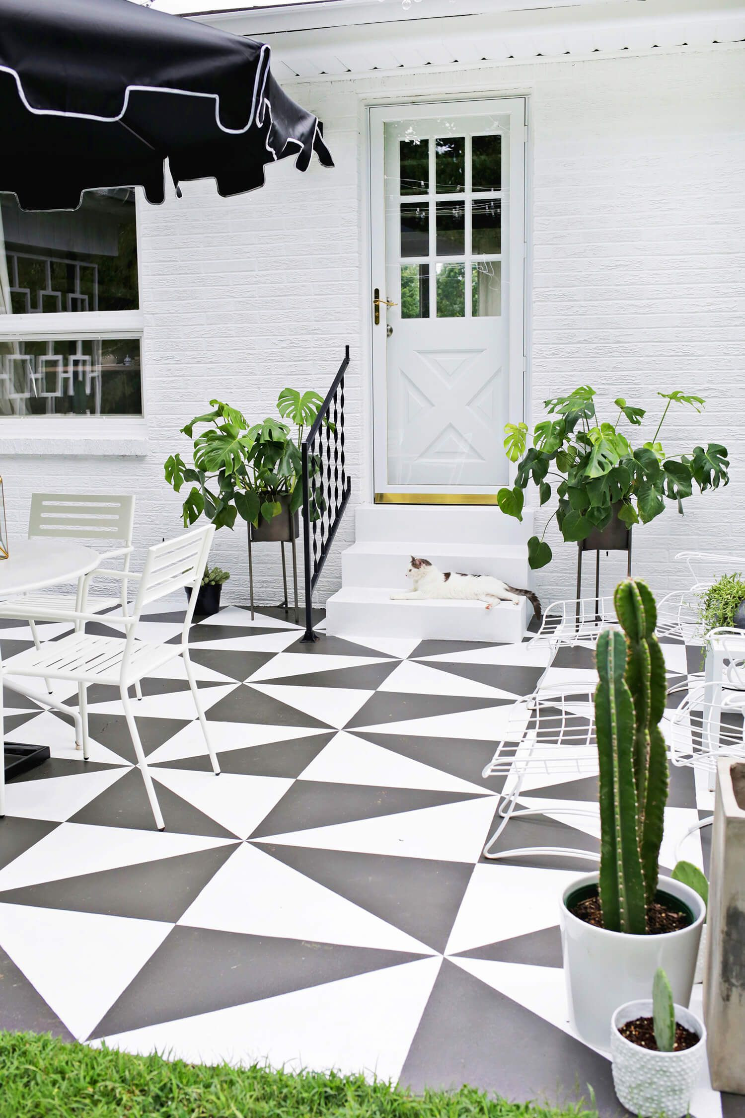 DIY Outdoor Flooring
 10 Beautiful Patios and Outdoor Spaces