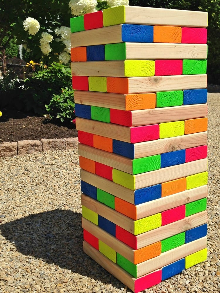 DIY Outdoor Jenga
 How to make a colorful outdoor giant Jenga game Pet