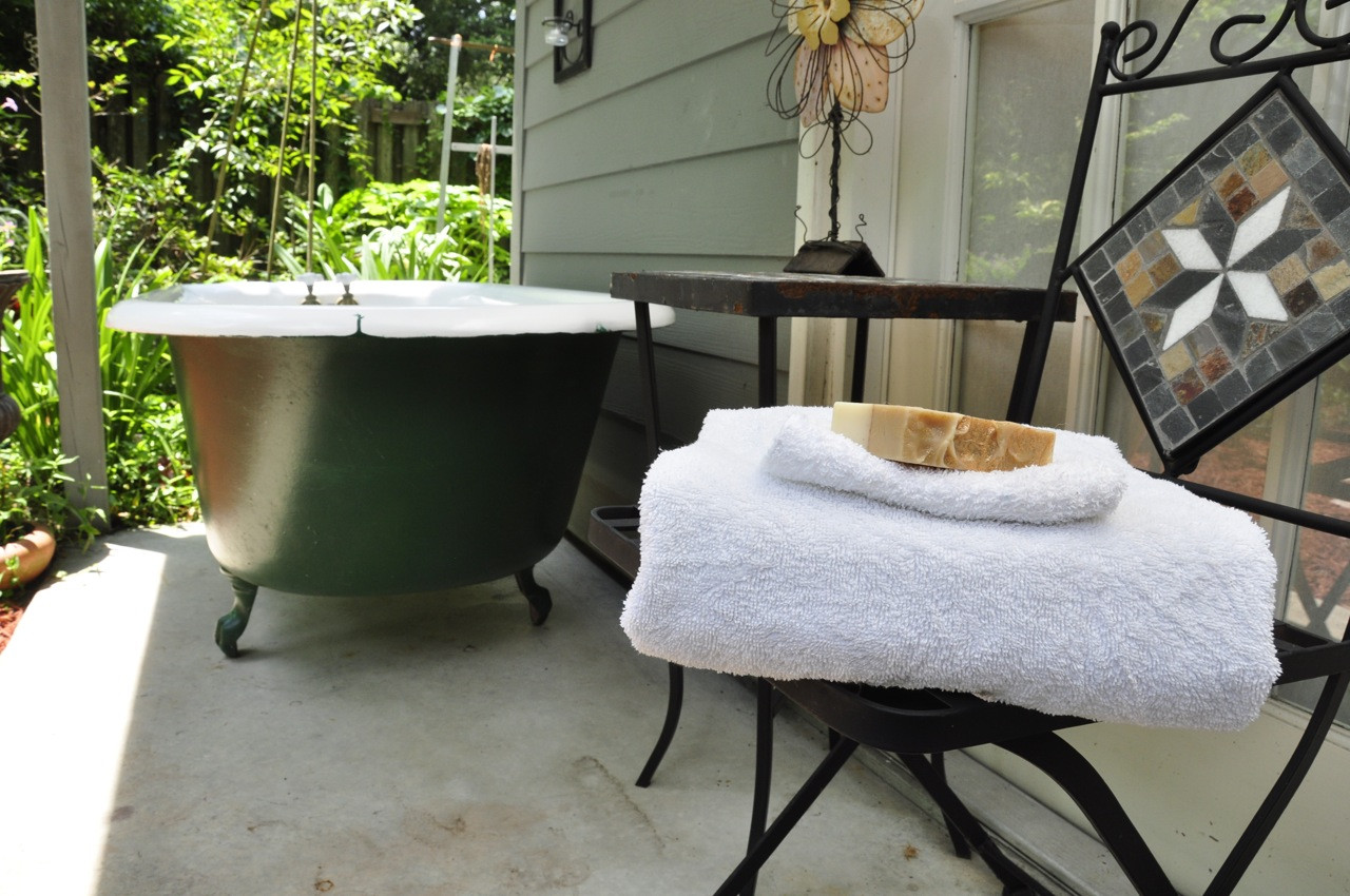 DIY Outdoor Soaking Tub
 Catch Light DIY Outdoor Bathtub