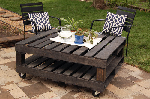 DIY Outdoor Table
 50 Wonderful Pallet Furniture Ideas and Tutorials