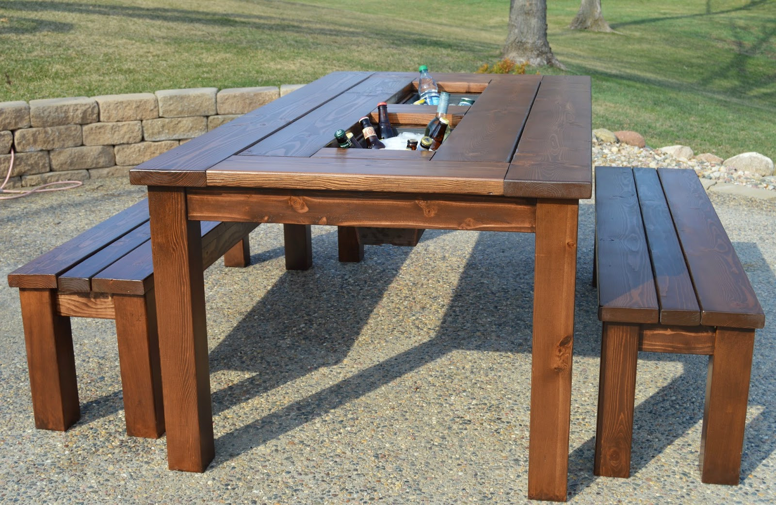 DIY Outdoor Table
 KRUSE S WORKSHOP Patio Party Table with Built In Beer