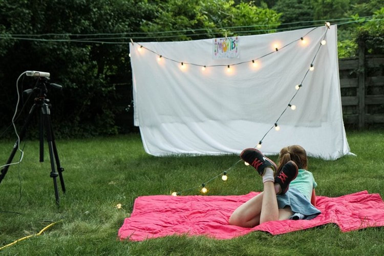 DIY Outdoor Theater
 DIY Outdoor Movie Night MomAdvice